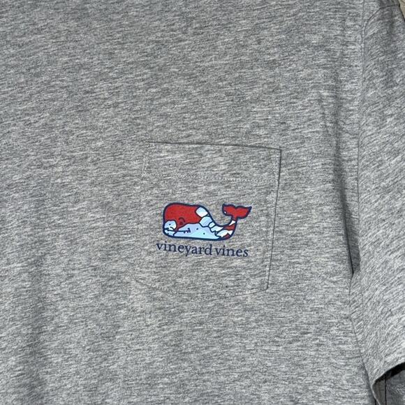 Vinyard vines men’s gray pocket tee floral crab graphic - Picture 3 of 6